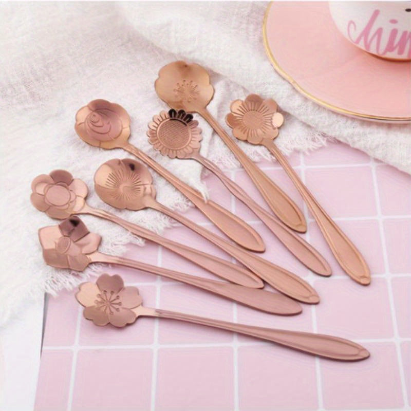 Ensemble de 8 Cuillères en Acier Inoxydable à Motifs Floraux - Cuillères Élégantes pour Café, Thé & Dessert avec Des Designs de Fleurs Uniques en Argenté ou Doré