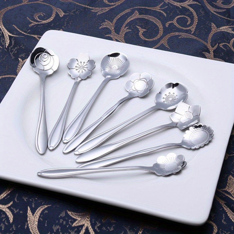 Ensemble de 8 Cuillères en Acier Inoxydable à Motifs Floraux - Cuillères Élégantes pour Café, Thé & Dessert avec Des Designs de Fleurs Uniques en Argenté ou Doré