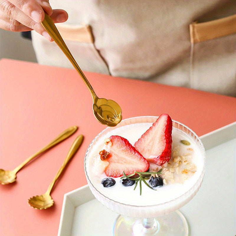 Ensemble de 8 Cuillères en Acier Inoxydable à Motifs Floraux - Cuillères Élégantes pour Café, Thé & Dessert avec Des Designs de Fleurs Uniques en Argenté ou Doré