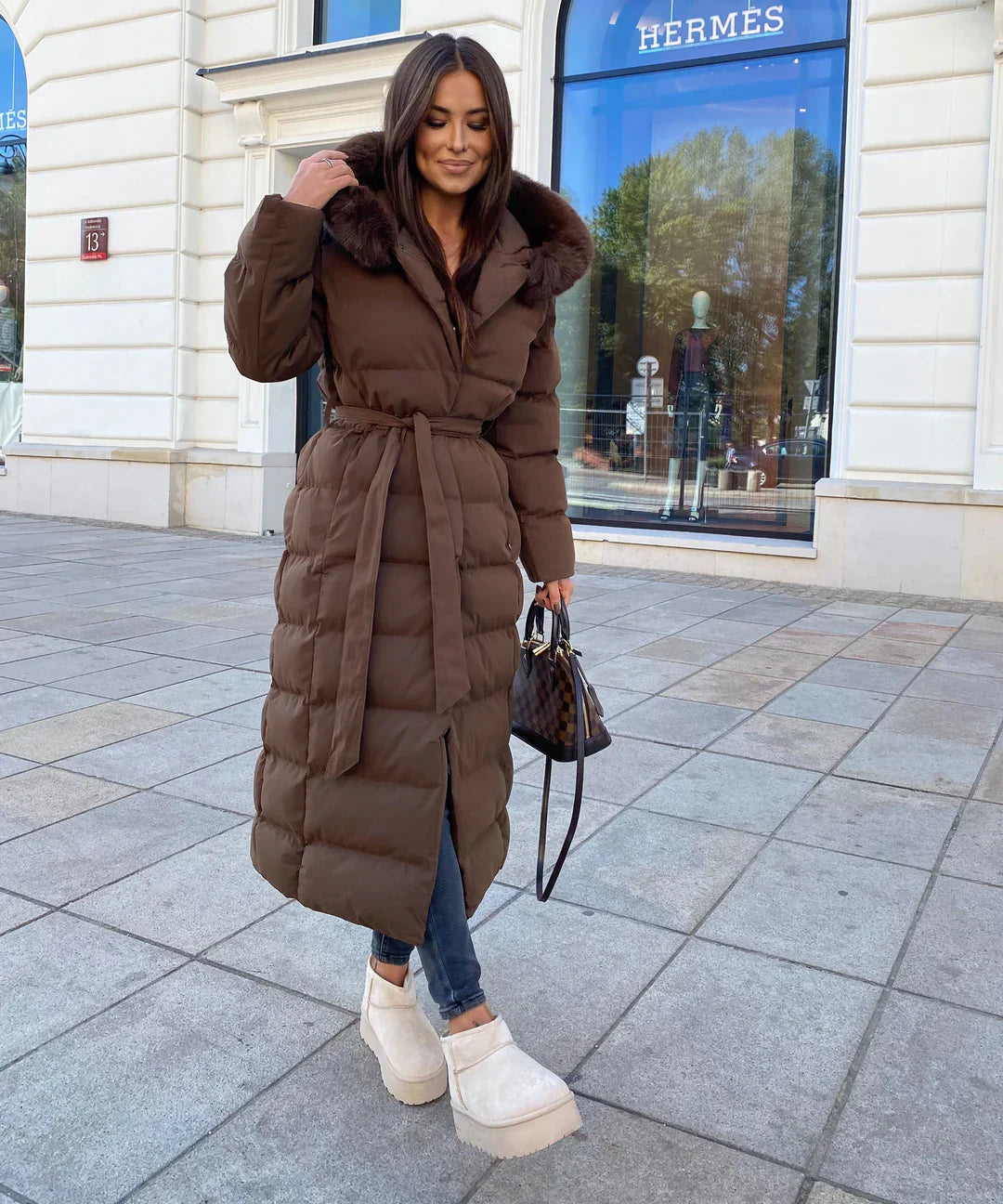 Alina - Manteau Long Douillet à Capuche en Fourrur