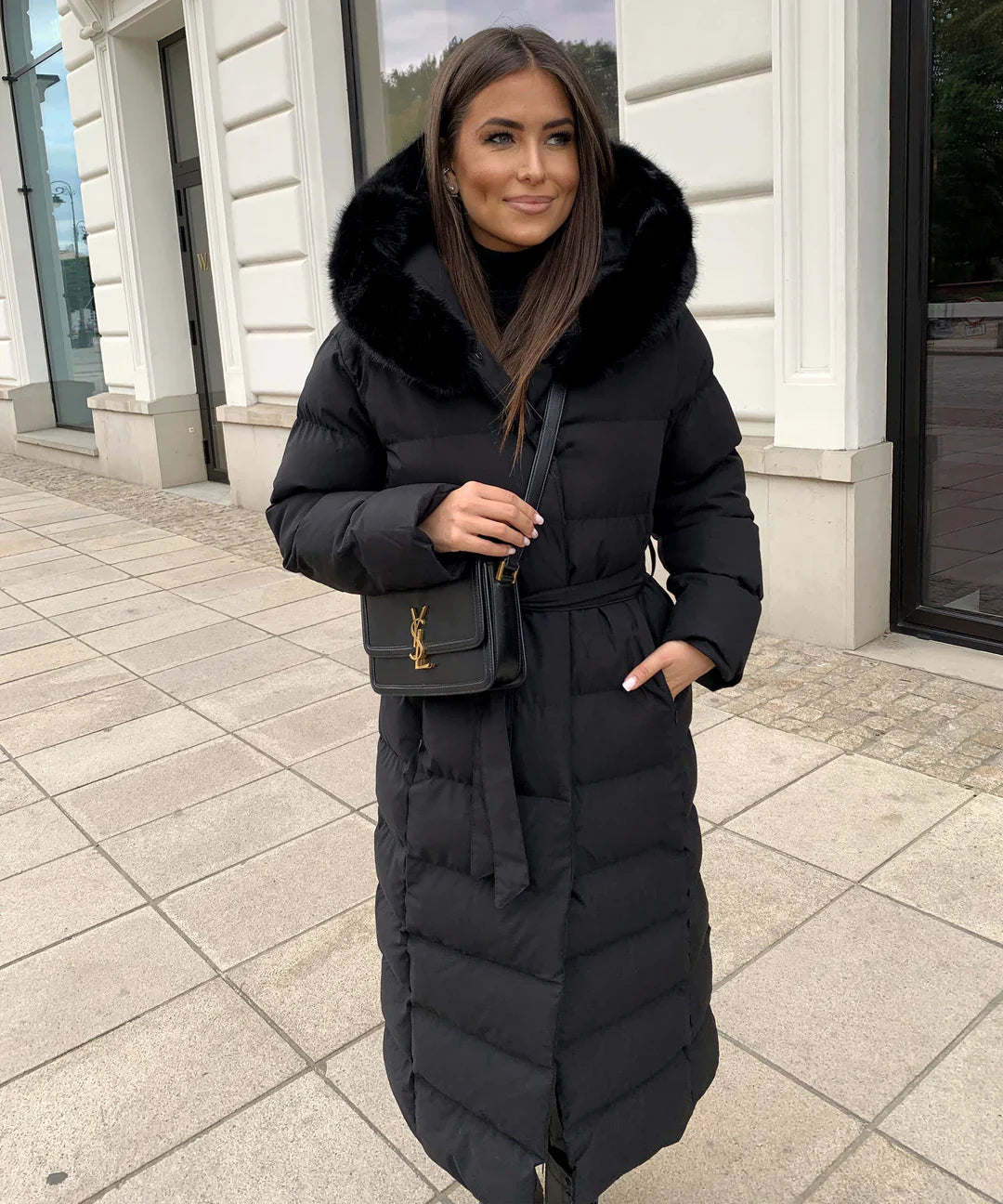 Alina - Manteau Long Douillet à Capuche en Fourrur