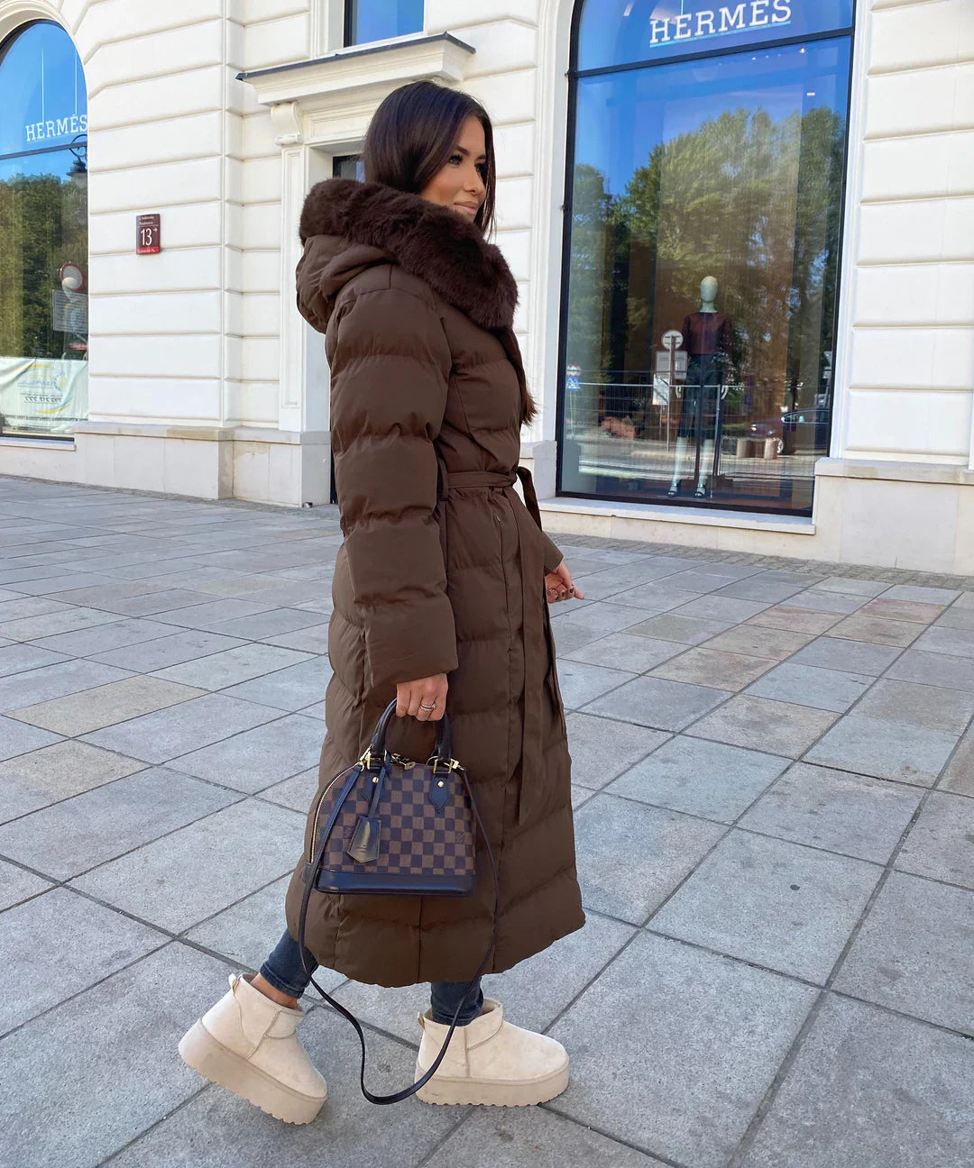 Alina - Manteau Long Douillet à Capuche en Fourrur