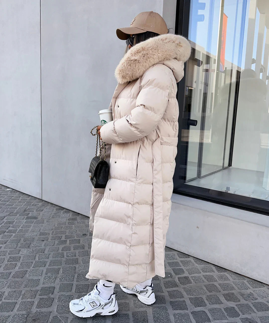 Alina - Manteau Long Douillet à Capuche en Fourrur