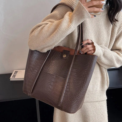 Iversen™ Betina | Sac à épaule vintage en cuir brun avec imprimé crocodile